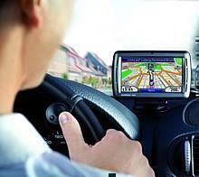 So trendy Navigations-Apps für Smartphones auch sein mögen - sie können ganz schön ins Geld gehen. Das normale Navi erledigt die Arbeit auch. Und preiswerter. Foto: Garmin/auto-reporter.net